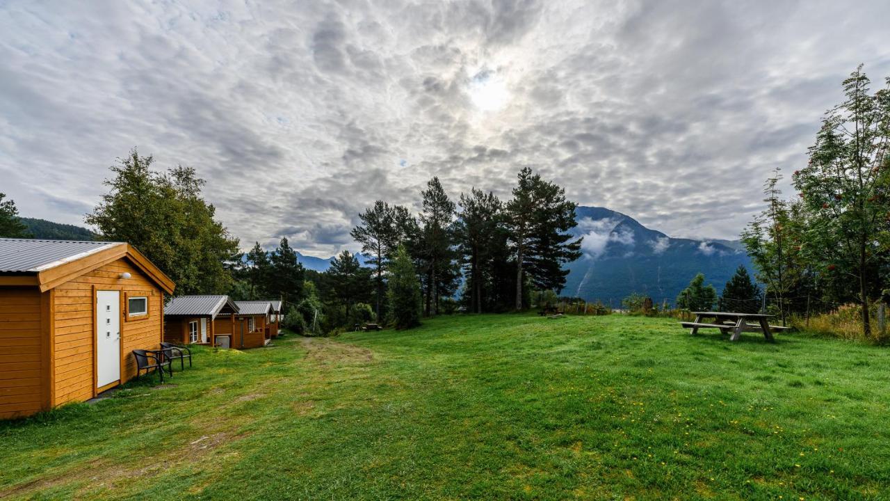 Korsbakken Camping Isfjorden Exterior photo