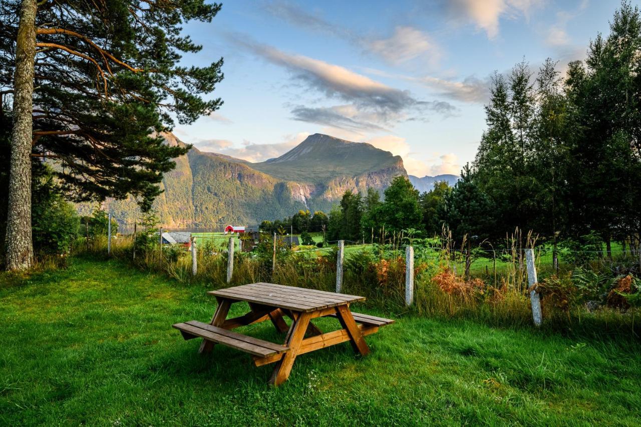 Korsbakken Camping Isfjorden Exterior photo